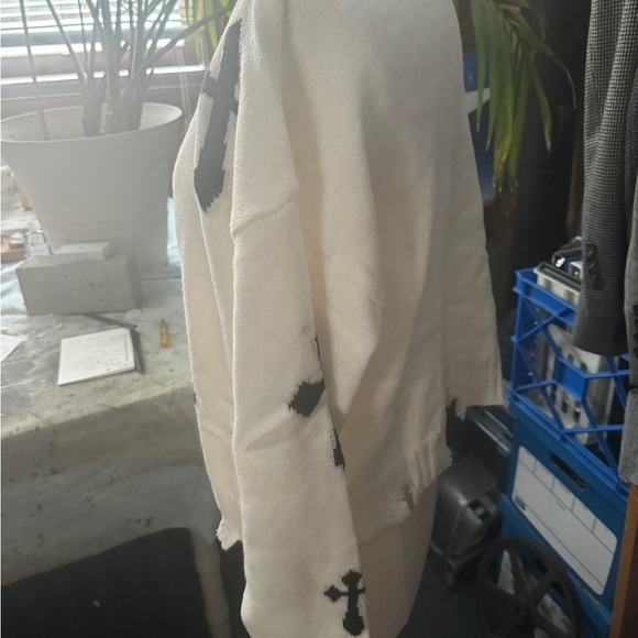 Unique Vintage White V-Neck Sweater with Black Crosses - Picture 5 of 8